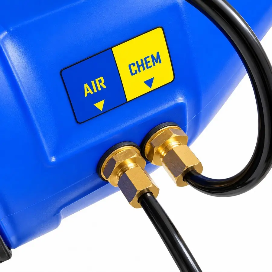 ATOM 105 ULV електрически атомизатор – детайл на връзките AIR и CHEM